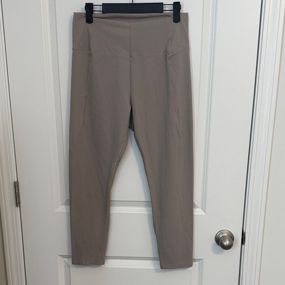Avia Women's Beige Leggings - Capri